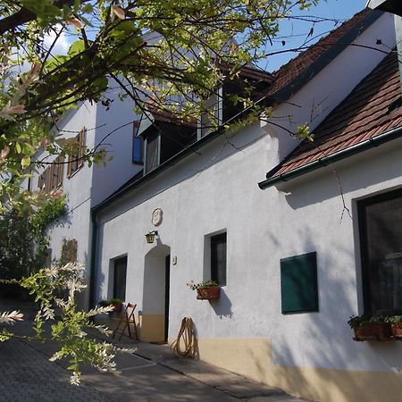 Hofgassl Zentgraf Bed & Breakfast Moerbisch Am See Ngoại thất bức ảnh